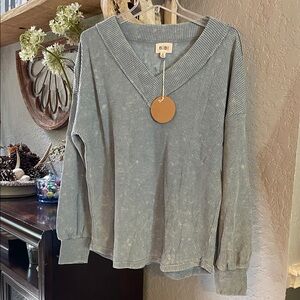 BiBi Waffle Knit V‑Neck Top in Sage Green